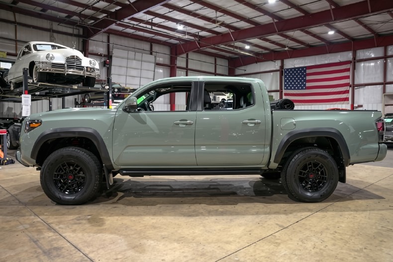 2021 Toyota Tacoma TRD Pro - photo 2