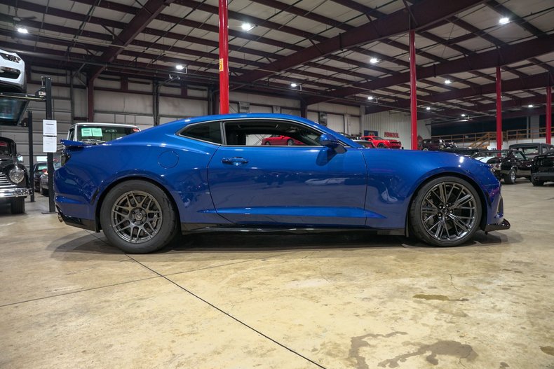 2021 Chevrolet Camaro ZL1 - photo 5