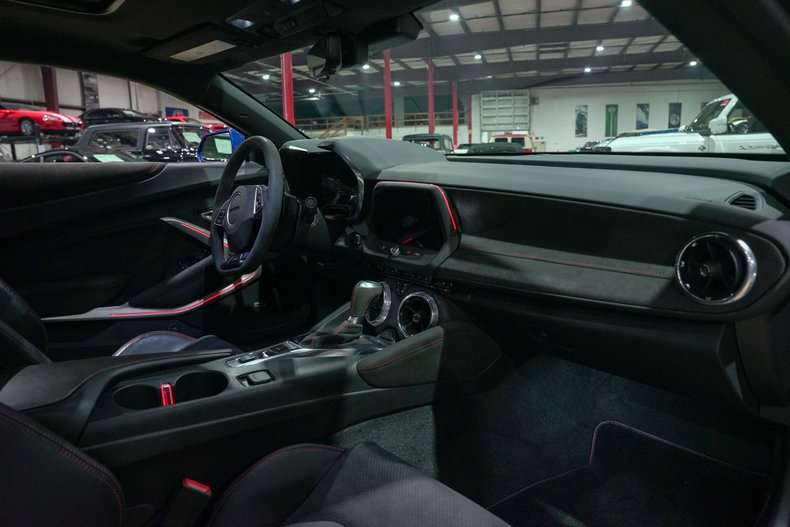 2021 Chevrolet Camaro ZL1 - photo 8
