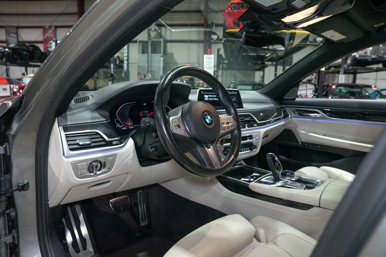 2022 BMW 750i xDrive - photo 12