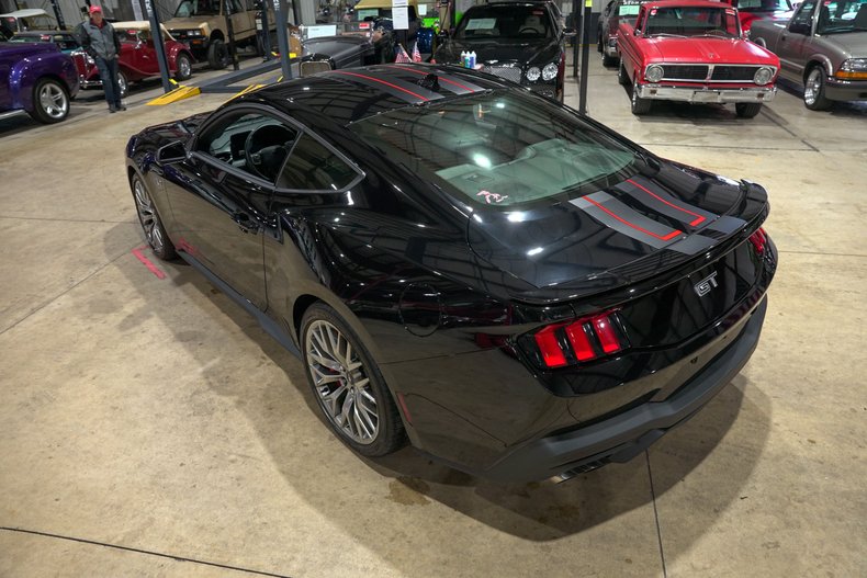 2024 Ford Mustang GT - photo 13