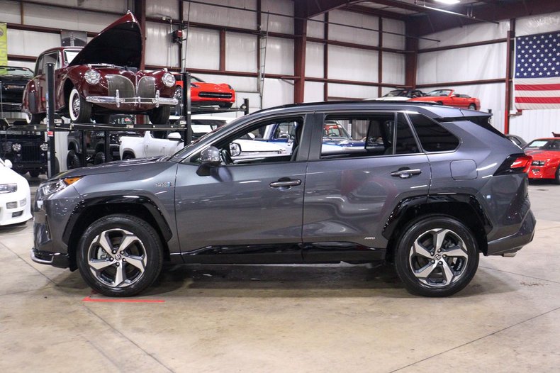 2021 Toyota RAV4 Prime - photo 2