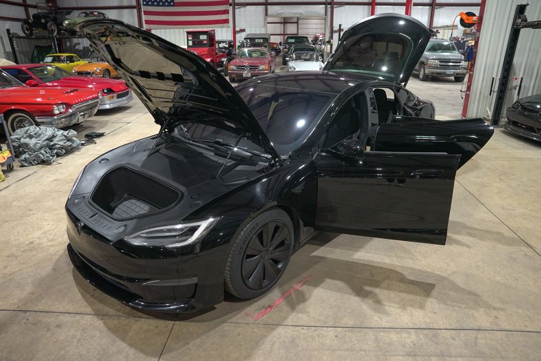 2022 Tesla Model S Plaid - photo 14