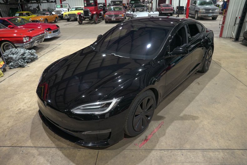 2022 Tesla Model S Plaid - photo 7
