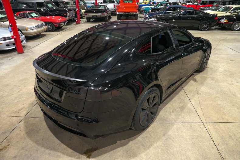 2022 Tesla Model S Plaid - photo 9