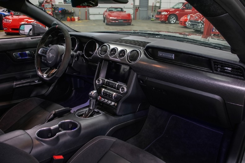 2021 Ford Mustang GT - photo 12