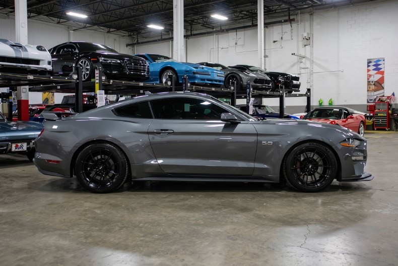 2021 Ford Mustang GT - photo 6