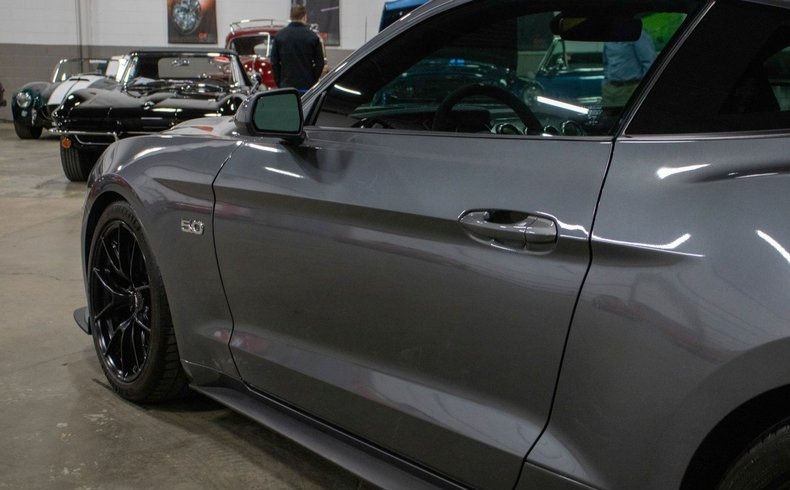 2021 Ford Mustang GT - photo 7